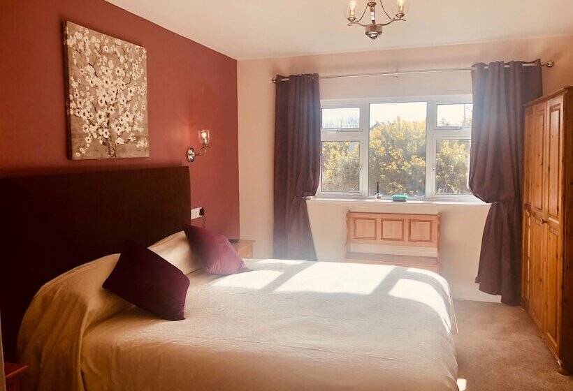 Отель Buttermilk Lodge Guest Accommodation