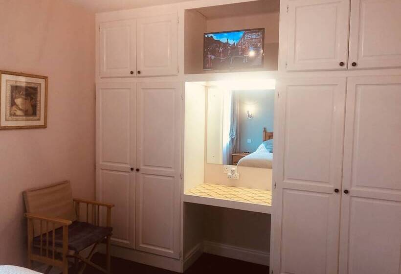 Отель Buttermilk Lodge Guest Accommodation