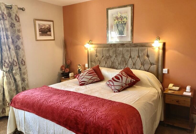 Отель Buttermilk Lodge Guest Accommodation