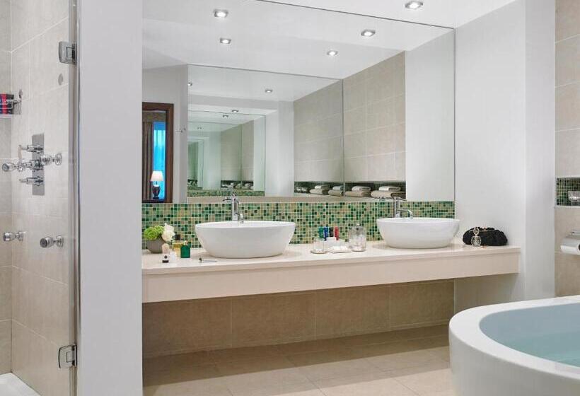 Carrigaline Court Hotel & Leisure Centre