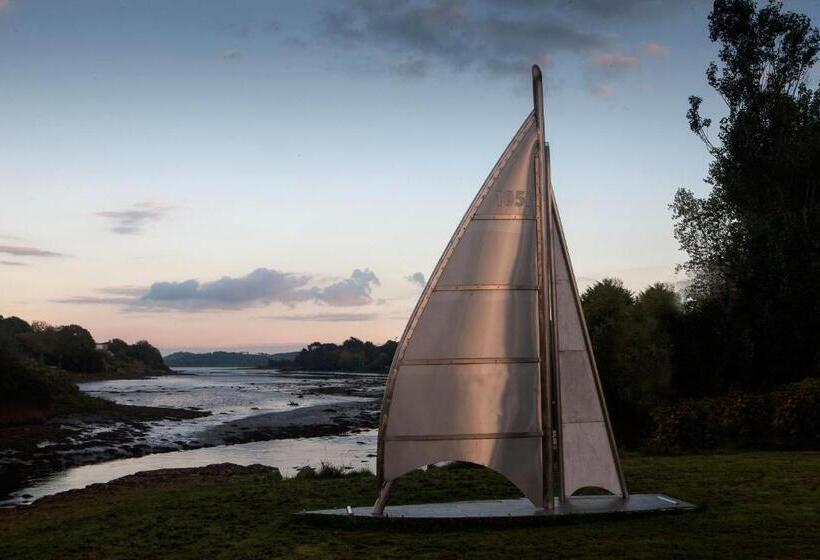 Carrigaline Court Hotel & Leisure Centre