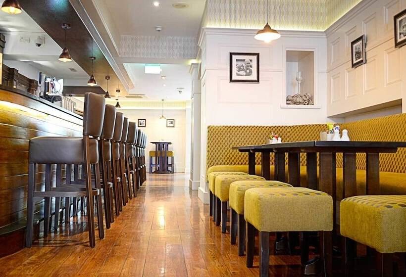 Отель Cill Aodain Court