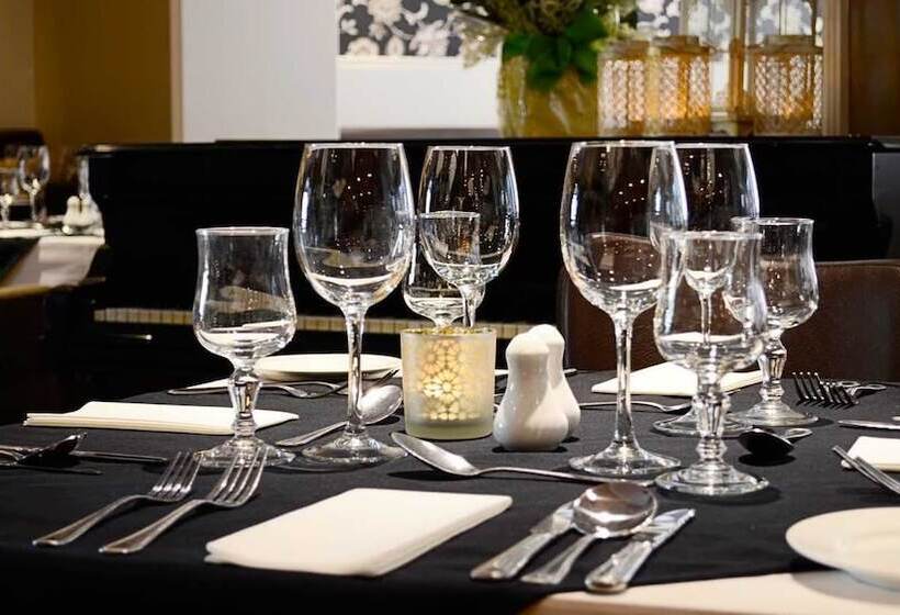 Отель Cill Aodain Court