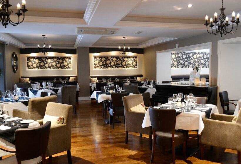 Отель Cill Aodain Court