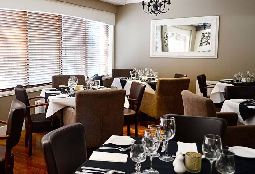 Отель Cill Aodain Court