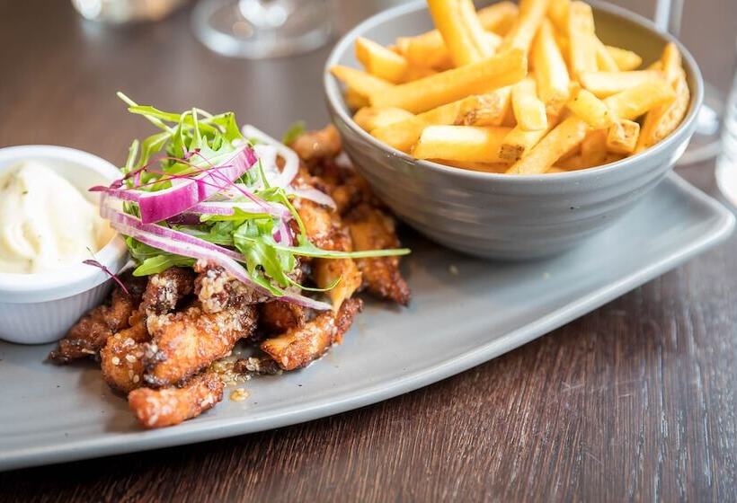 Clayton Hotel Belfast City