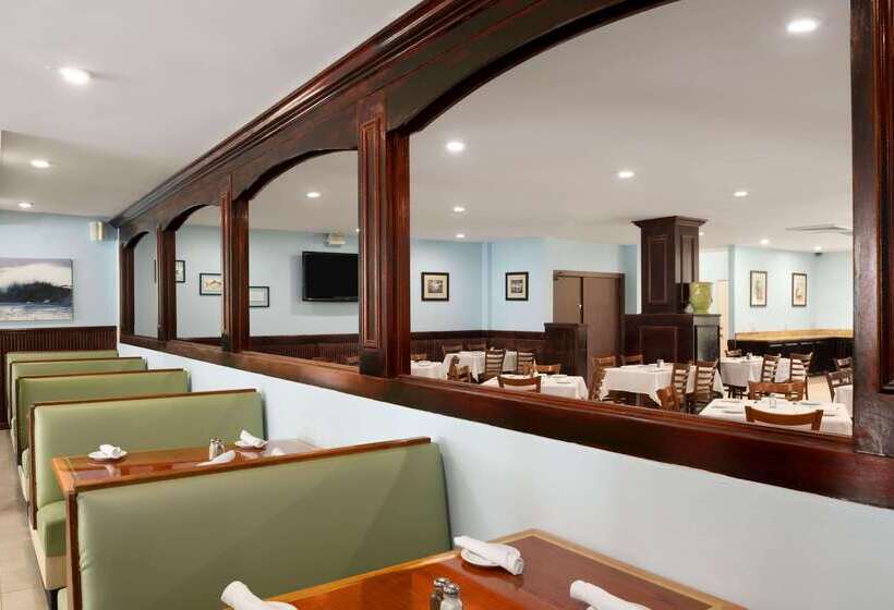 فندق Collins  Naples