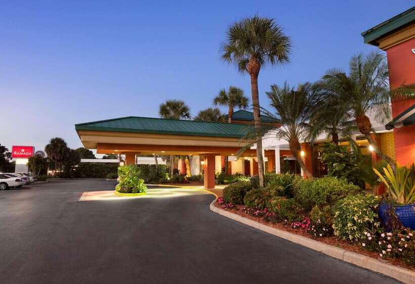 فندق Collins  Naples