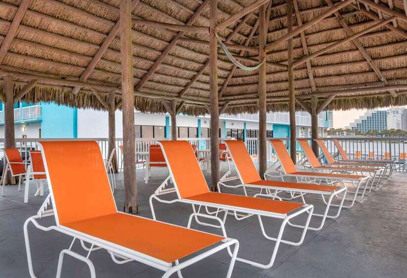 فندق Comfort Inn & Suites Daytona Beach Oceanfront