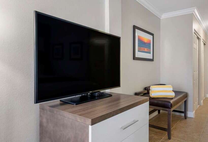 فندق Comfort Inn & Suites Daytona Beach Oceanfront