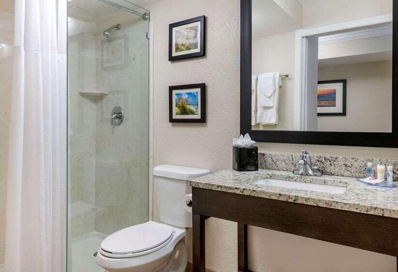 فندق Comfort Inn & Suites Daytona Beach Oceanfront