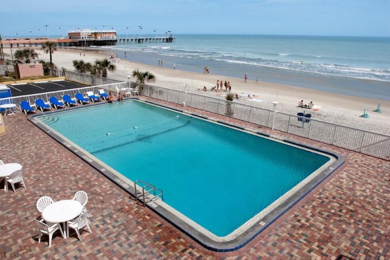 فندق Comfort Inn & Suites Daytona Beach Oceanfront