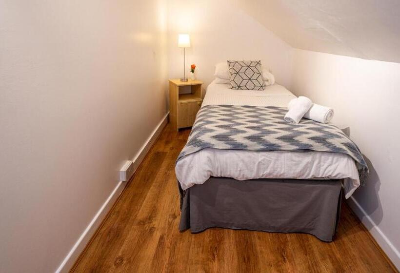 ホテル Coral Gables Guesthouse & Campsite