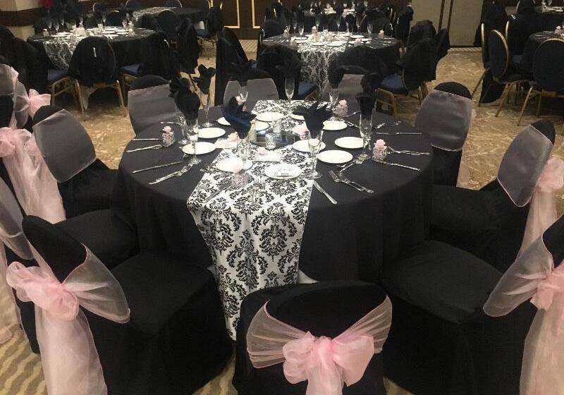 Crowne Plaza Hotel Los Angeles Harbor, An Ihg