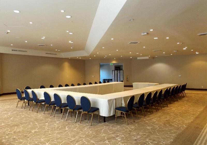 Crowne Plaza Hotel Los Angeles Harbor, An Ihg