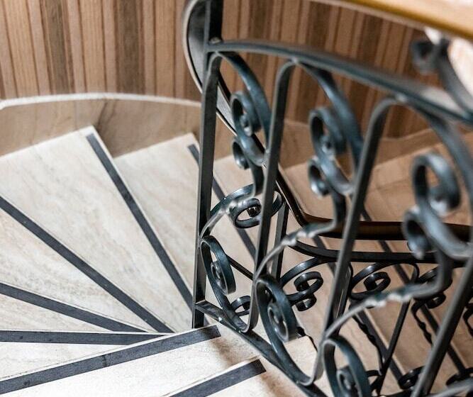 هتل Demeures & Châteaux   Hôtel De La Porte Saint Malo