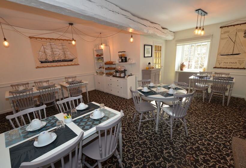 هتل Demeures & Châteaux   Hôtel De La Porte Saint Malo