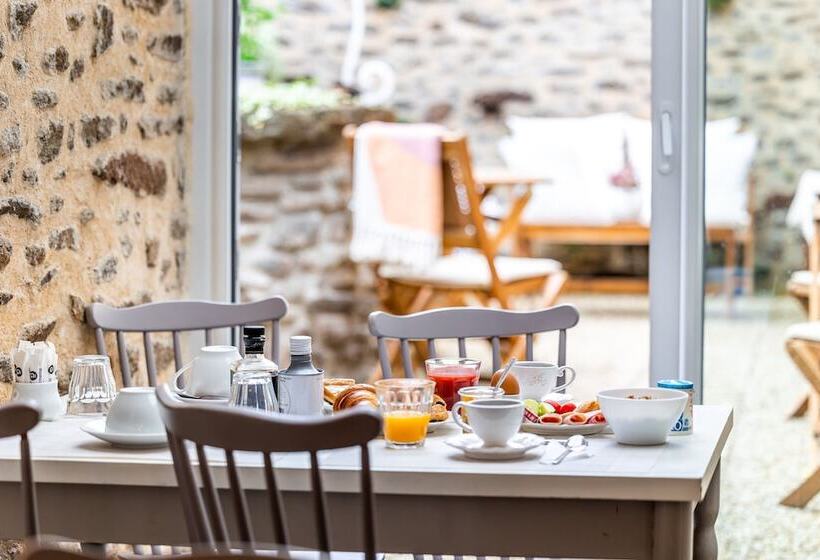 هتل Demeures & Châteaux   Hôtel De La Porte Saint Malo