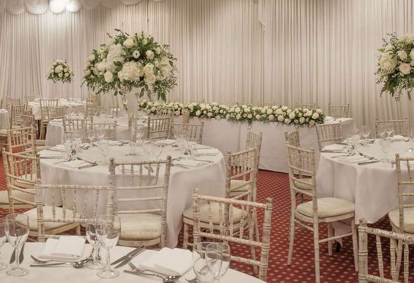 Отель De Vere Devonport House