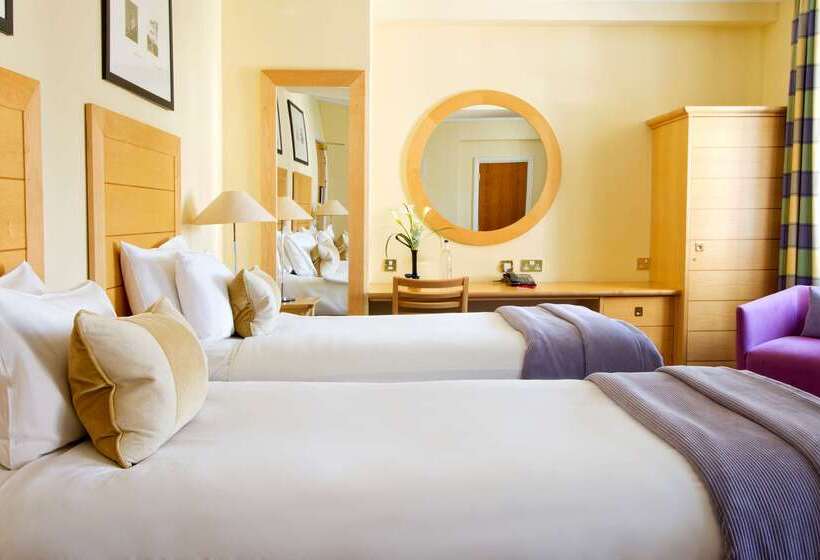 Отель De Vere Devonport House