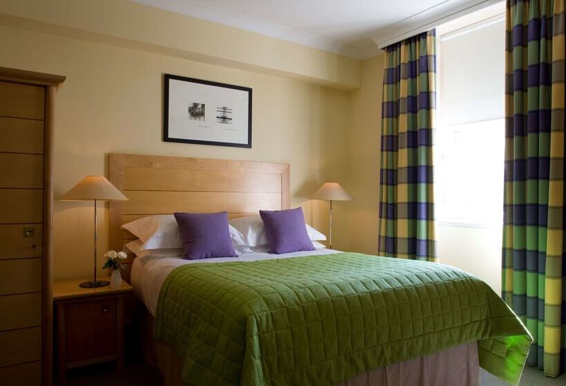 Отель De Vere Devonport House