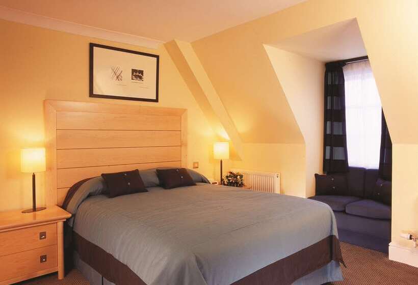 Отель De Vere Devonport House