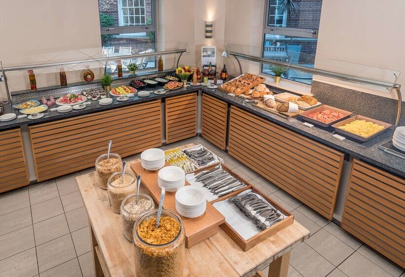 Отель De Vere Devonport House