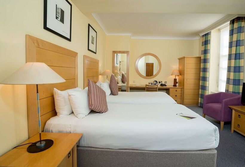 Отель De Vere Devonport House