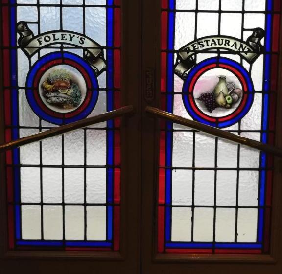 هتل Foley S Townhouse Killarney