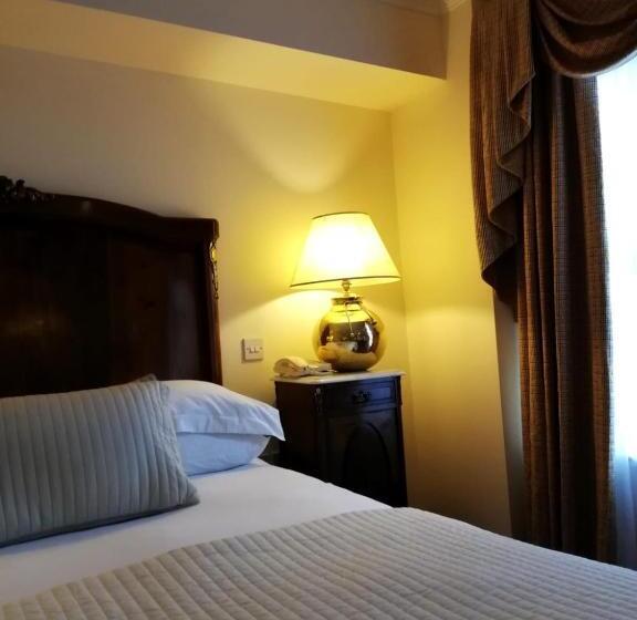 هتل Foley S Townhouse Killarney