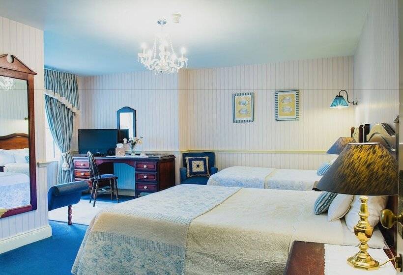 هتل Fuchsia House