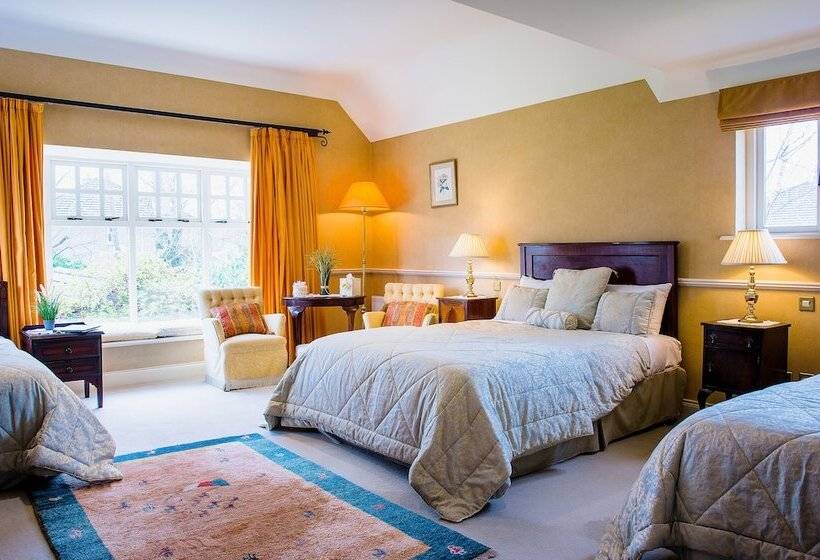 هتل Fuchsia House