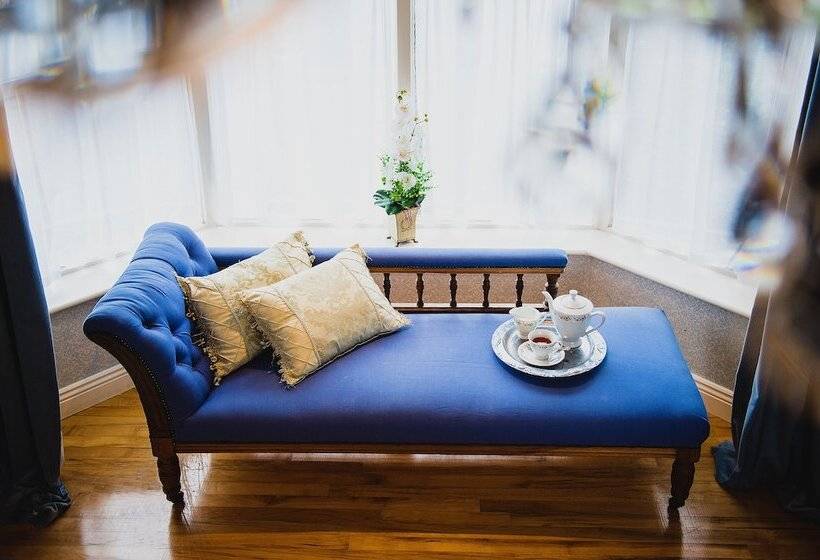 هتل Fuchsia House