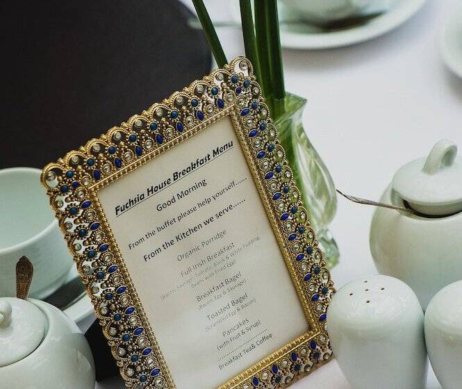 هتل Fuchsia House