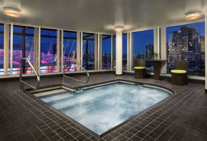 هتل Hampton Inn And Suites By Hilton, Downtown Vancouver