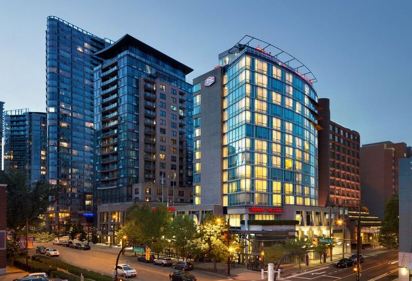 هتل Hampton Inn And Suites By Hilton, Downtown Vancouver