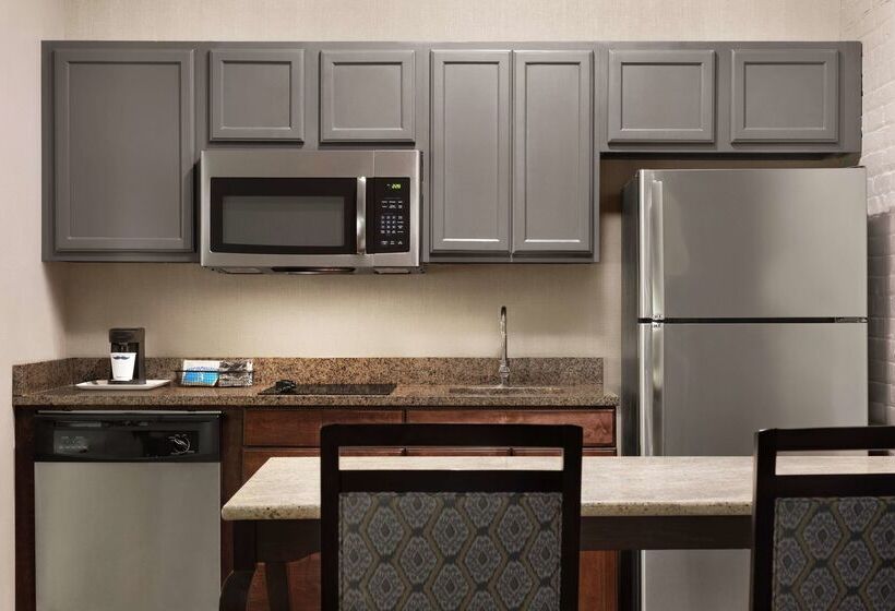 هتل Hampton Inn & Suites New Orleansconvention Center