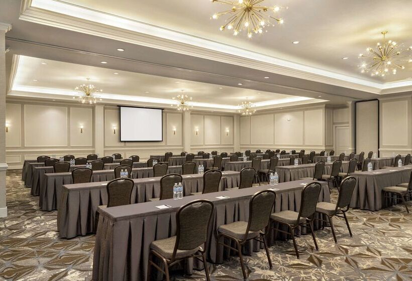 هتل Hampton Inn & Suites New Orleansconvention Center