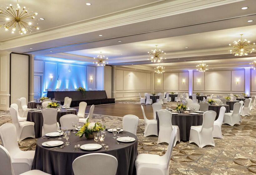 هتل Hampton Inn & Suites New Orleansconvention Center