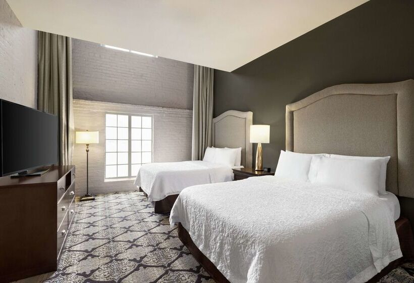 هتل Hampton Inn & Suites New Orleansconvention Center