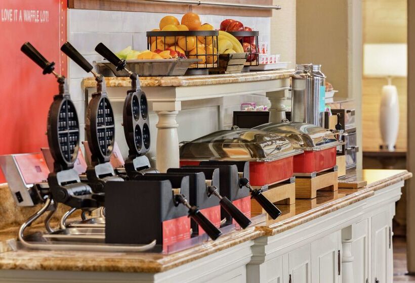 هتل Hampton Inn & Suites New Orleansconvention Center