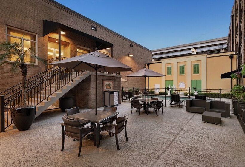 هتل Hampton Inn & Suites New Orleansconvention Center