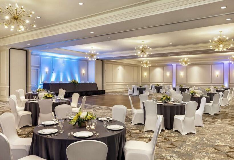 هتل Hampton Inn & Suites New Orleansconvention Center