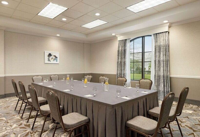 هتل Hampton Inn & Suites New Orleansconvention Center