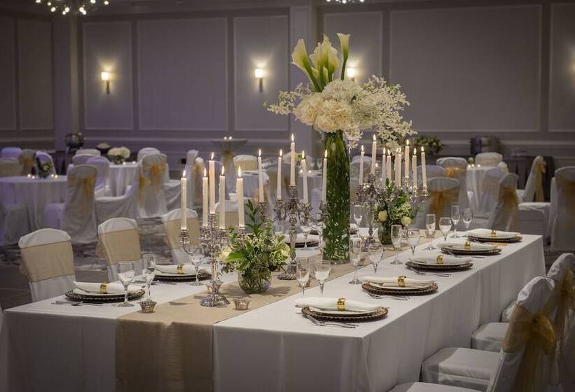 هتل Hampton Inn & Suites New Orleansconvention Center