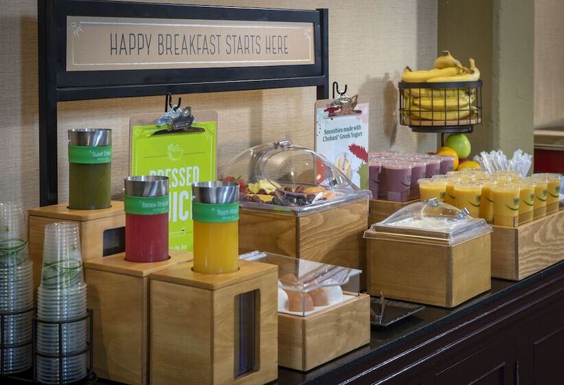 هتل Hampton Inn & Suites New Orleansconvention Center