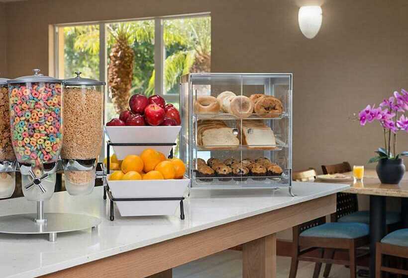 酒店 Hawthorn Extended Stay By Wyndham Naples