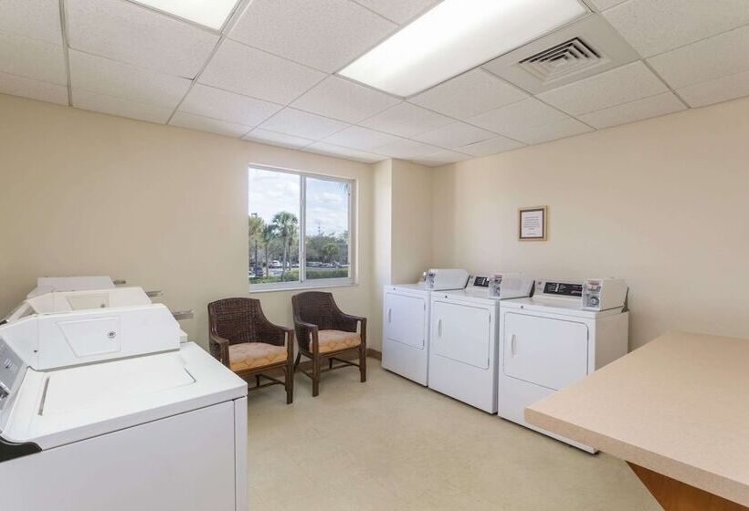 酒店 Hawthorn Extended Stay By Wyndham Naples