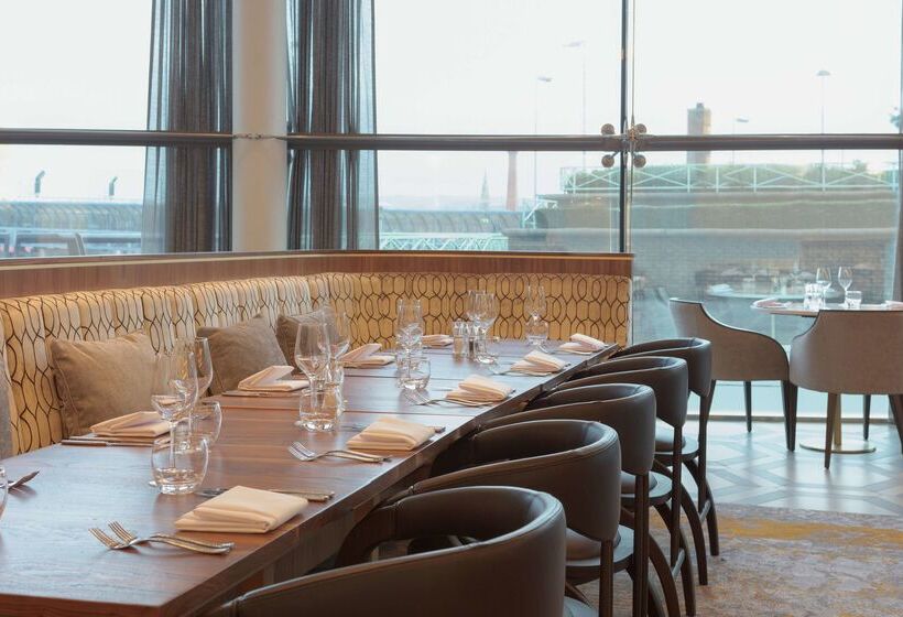 בית מלון כפרי Hilton Belfast