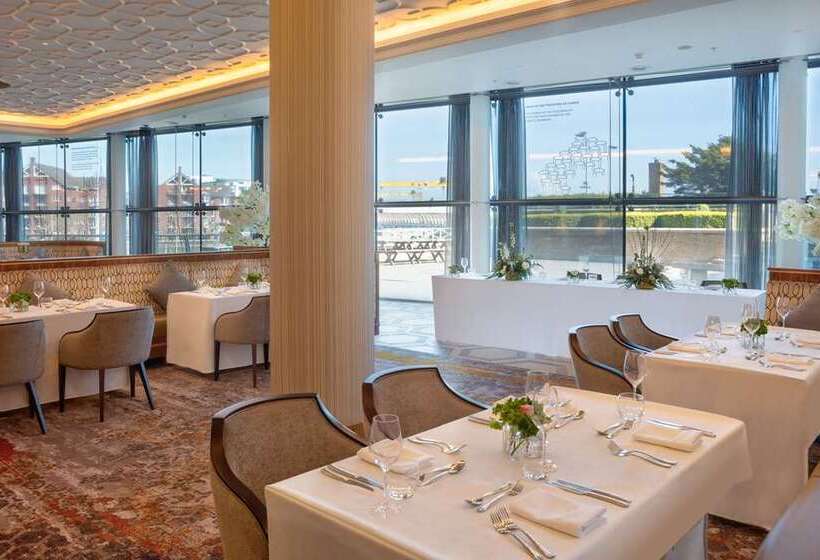 בית מלון כפרי Hilton Belfast